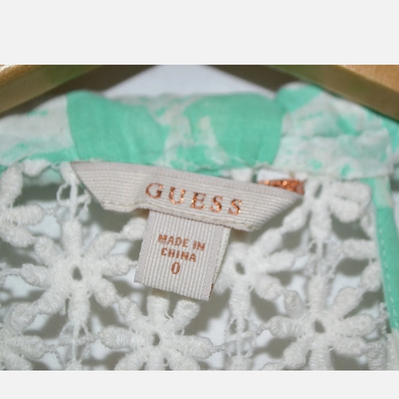 GUESS Green White Halter Top Women's Size 0 Lace detail Empire Boho Chic Hi Lo - Picture 3 of 5